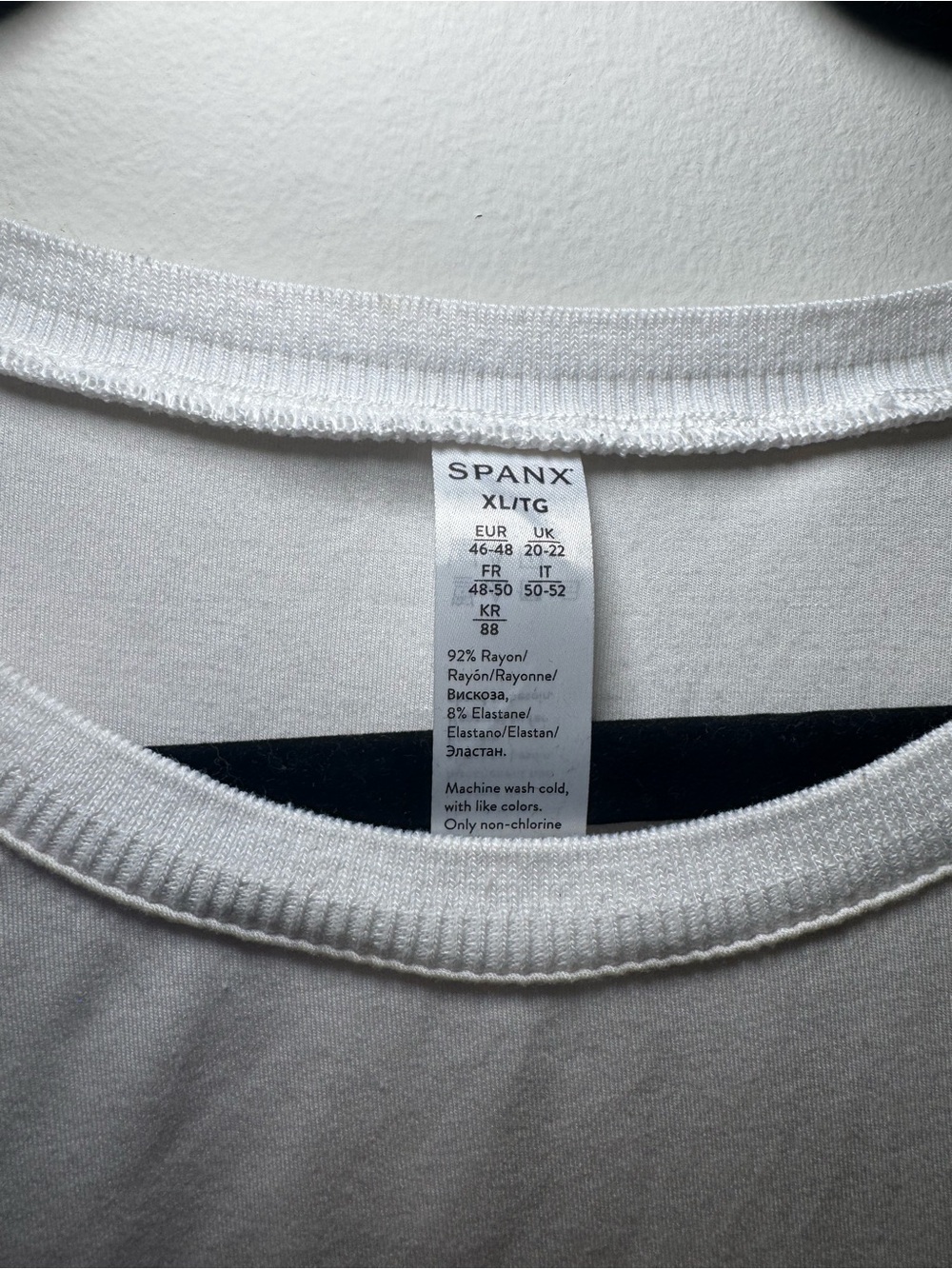 Spanx White Crew Neck Short Sleeve Shirt size XL - Picture 2 of 6